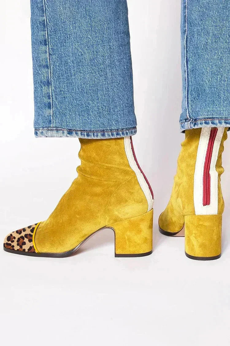Alma – Veloursleder-Stiefelette mit Absatz