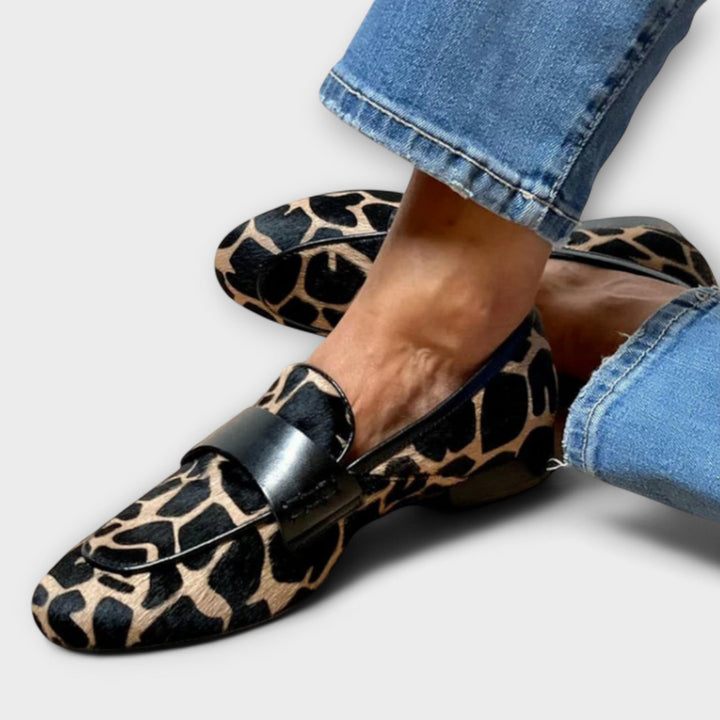 Adelinde – Leoparde-Slipper