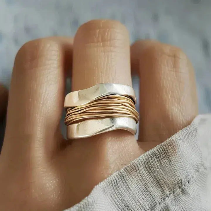 Silberring mit Goldfäde
