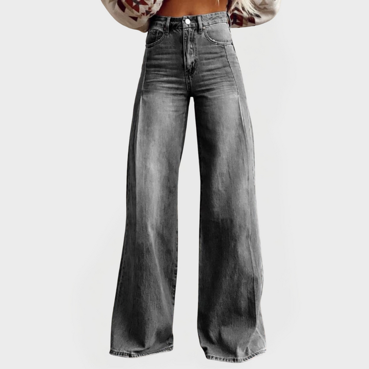 Karolína – Stylischi Jeanshose mit wiitem Bei