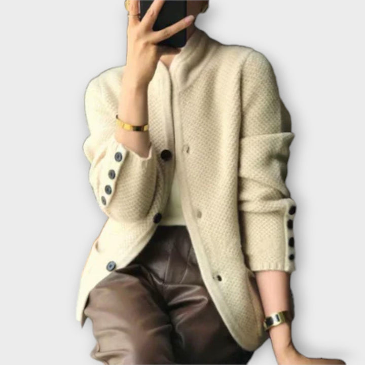 Alissa – Stiligi und bequemi Strickjacke