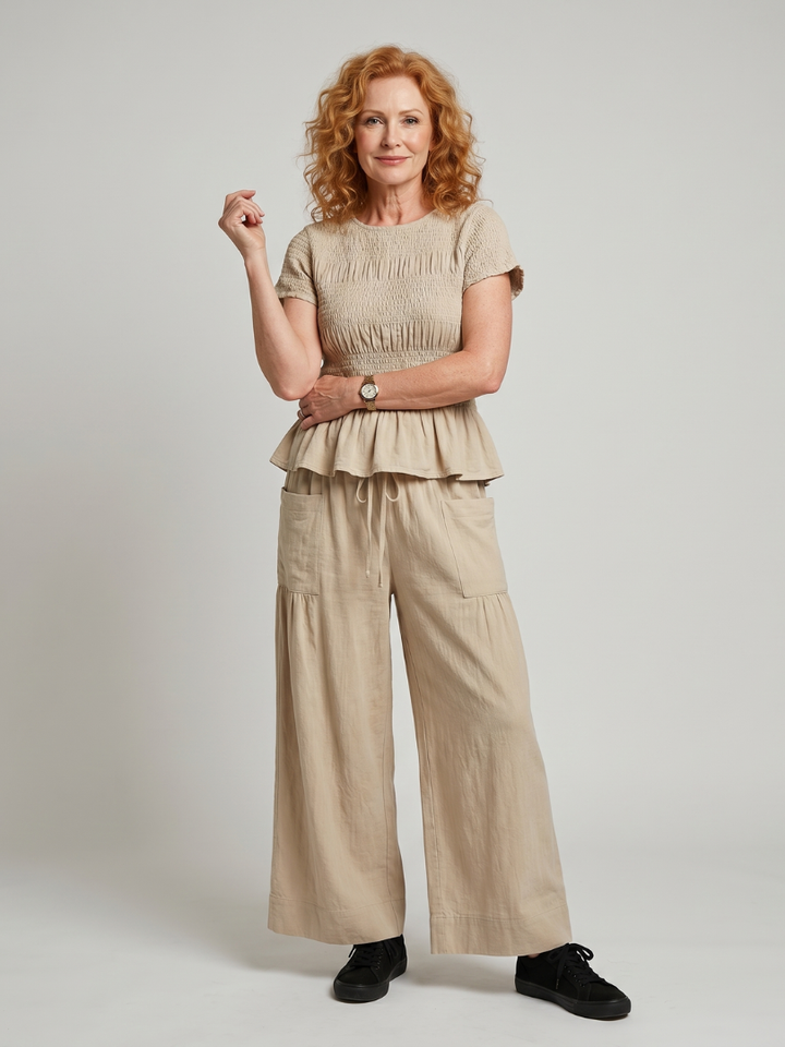 Eirenne | Set mit gesmoktem Top mit Schössli-Detail und wiite Hose