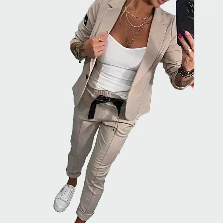 Ella – Lässigs Hose-und-Blazer-Set für Dame