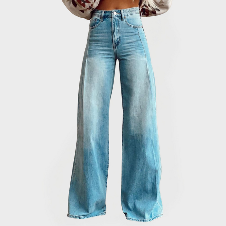 Karolína – Stylischi Jeanshose mit wiitem Bei