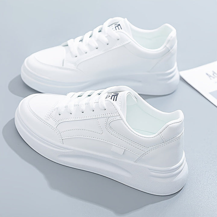 Chic weiße Sneakers mit leichtem Tragekomfort