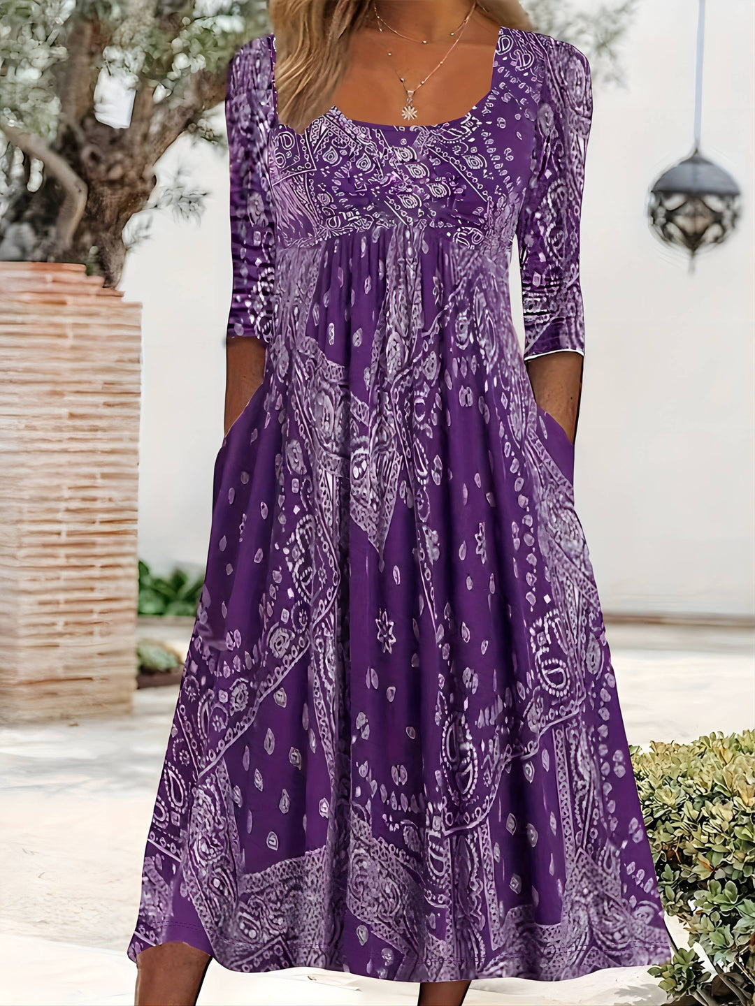 ELOWEN | MIDI-KLEID MIT LANGEN ÄRMELN LÄSSIG