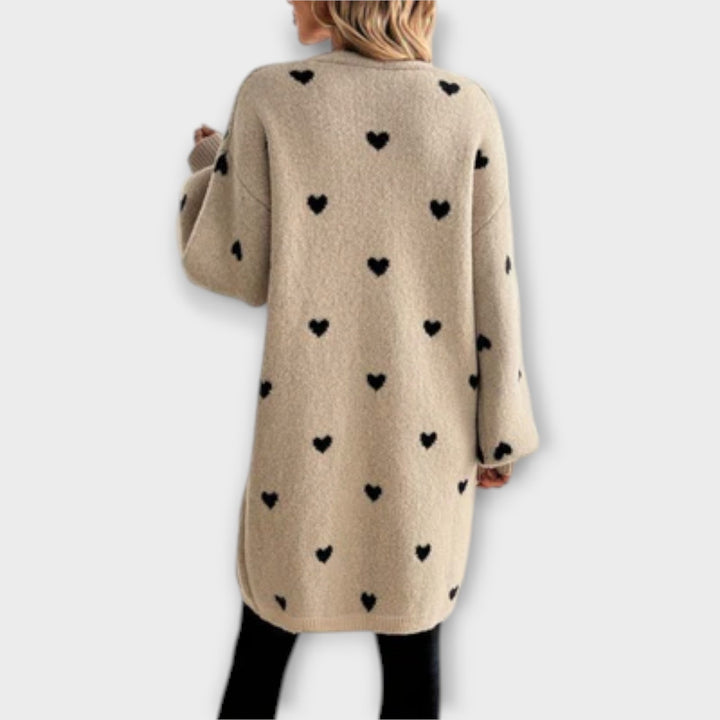 Julia - Beiger Cardigan mit Herzmuster