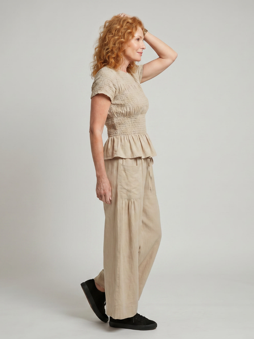 Eirenne | Set mit gesmoktem Top mit Schössli-Detail und wiite Hose