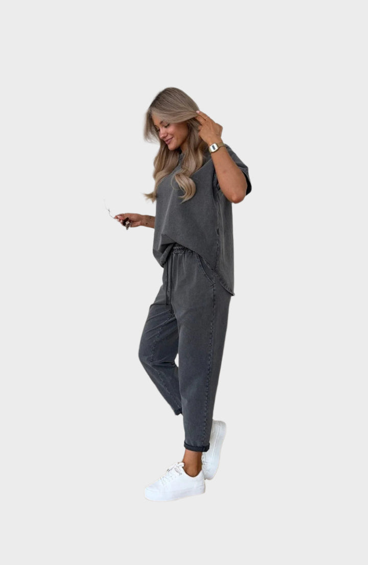 Lässigs Set mit T-Shirt und Jogginghose