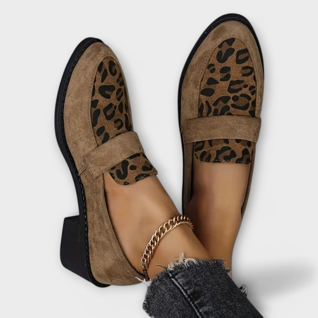 Kriemhilde – Wildleder-Loafer mit Leoparde-Füetterig