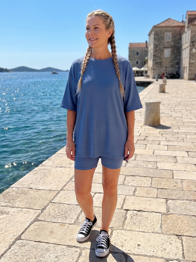 Colette | Set us churzärmligem Rundhals-Top und Biker-Shorts