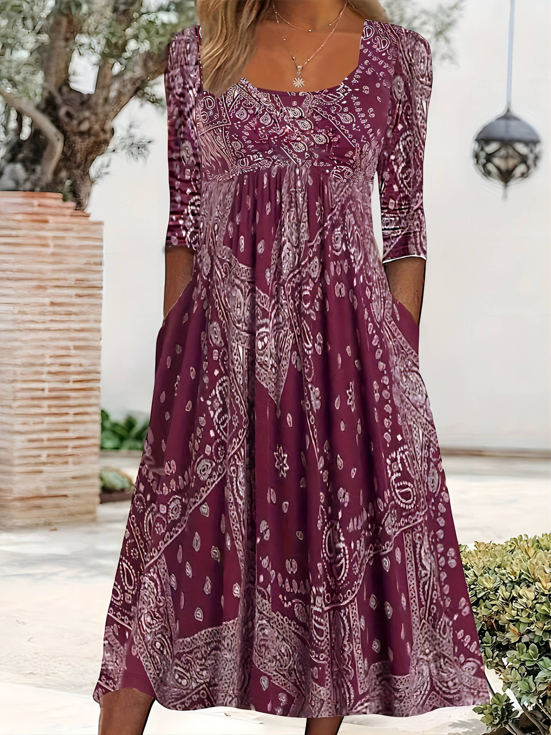 ELOWEN | MIDI-KLEID MIT LANGEN ÄRMELN LÄSSIG