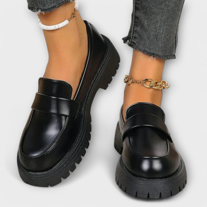 Edelgard – Schwarzi Plateau-Loafer