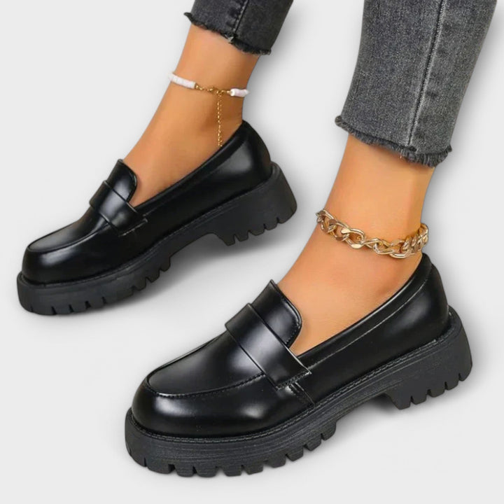 Edelgard – Schwarzi Plateau-Loafer
