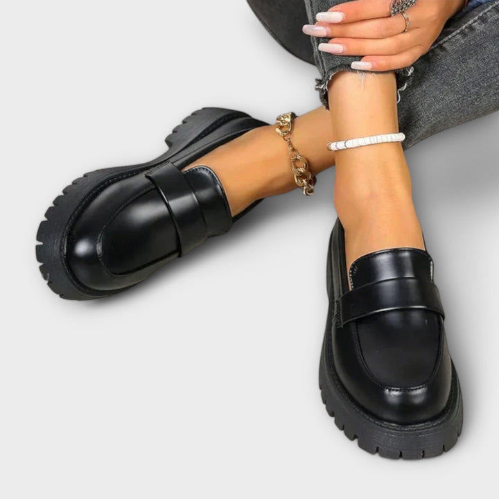 Edelgard – Schwarzi Plateau-Loafer