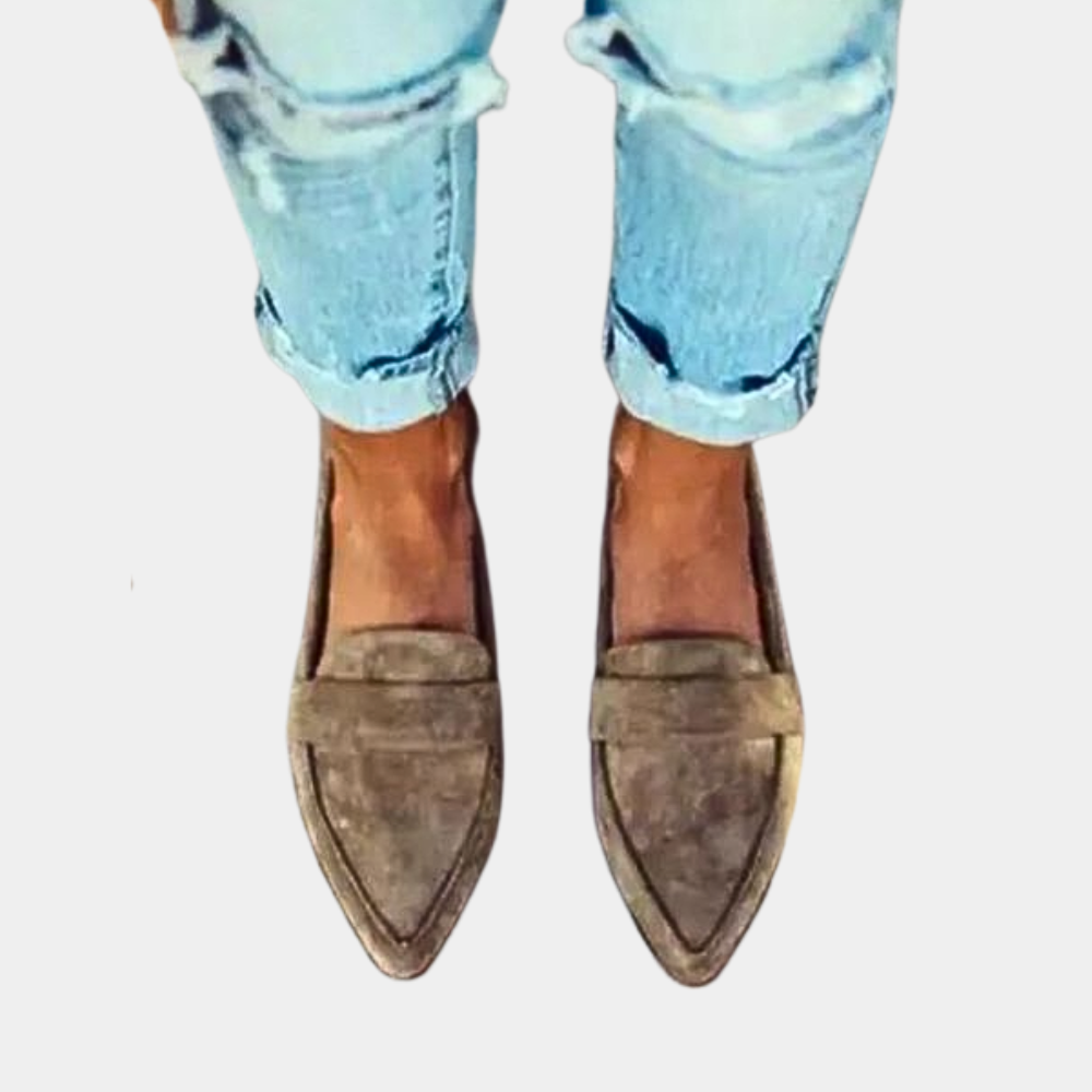 Ottilie – Schwarzi spitzigi Wildleder-Loafer