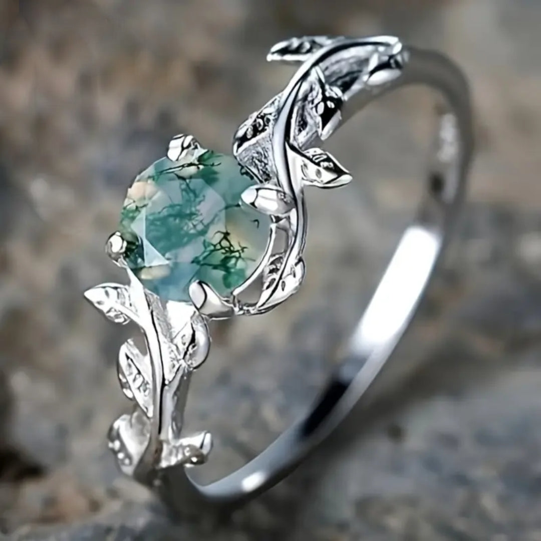 Vintage-Silberring mit grünem Stein