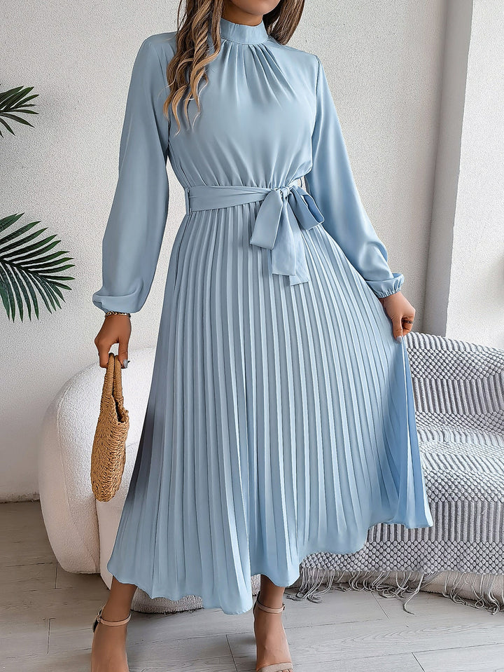 Martine | Plissierts Maxi-Chleid mit Gürtel