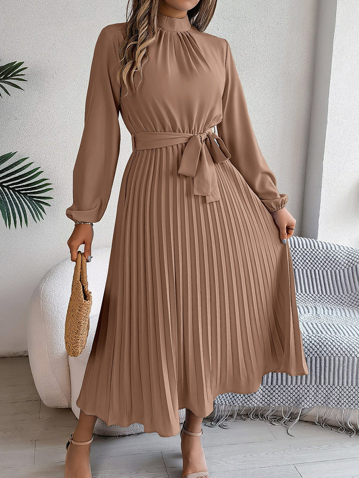 Martine | Plissierts Maxi-Chleid mit Gürtel