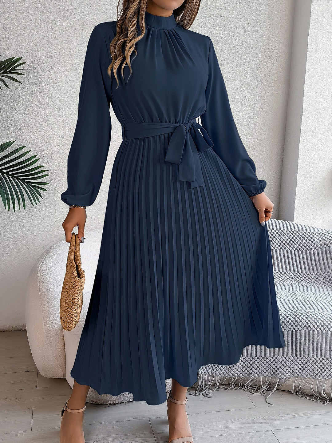 Martine | Plissierts Maxi-Chleid mit Gürtel