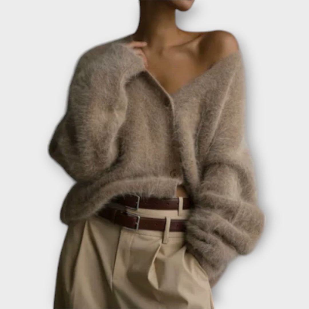 Dahlia - Beiger eleganter Flausch-Cardigan