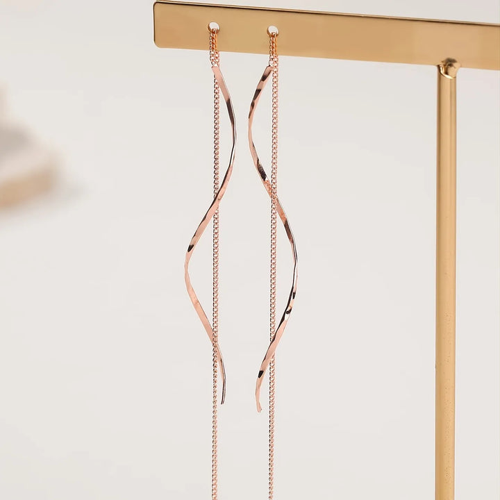Langi Ohrhängeri mit welligem Design