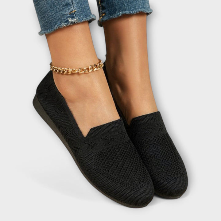 Adelheid – Hellblaui Strick-Loafer