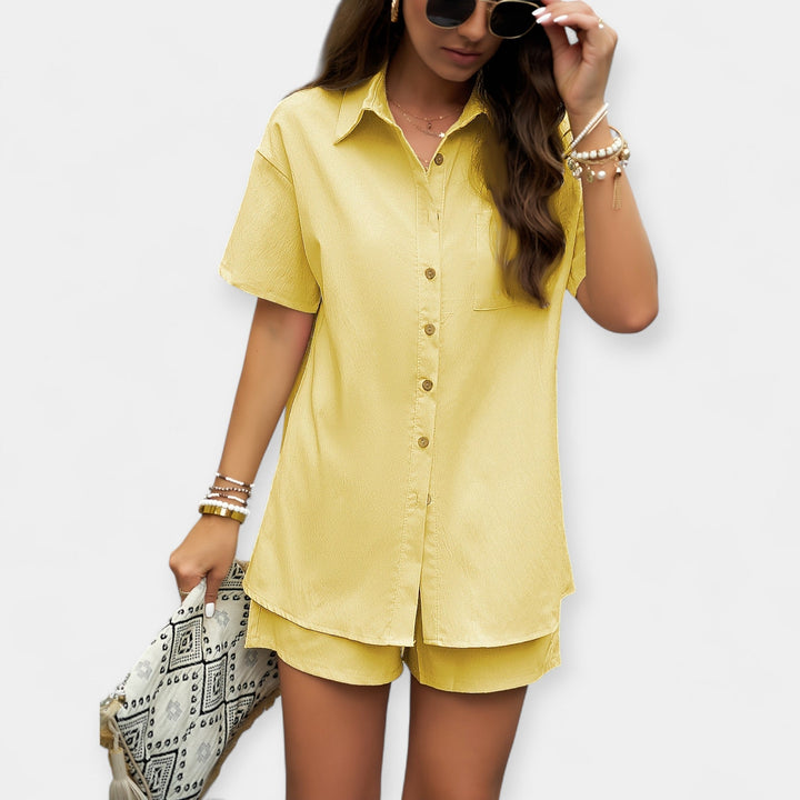 Karolína – Bequemi Kombi mit em Hemd und Shorts