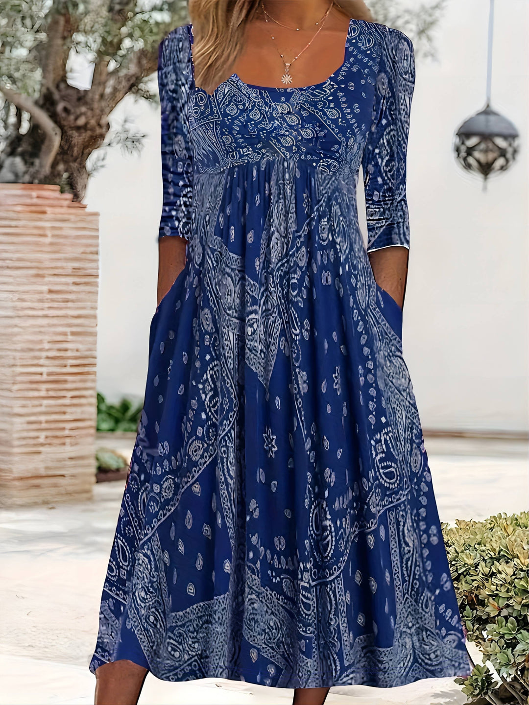 ELOWEN | MIDI-KLEID MIT LANGEN ÄRMELN LÄSSIG
