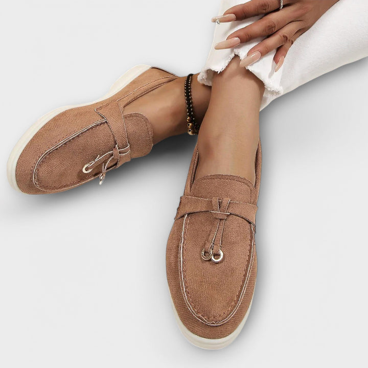 Gerlinde – Elegante beige Slipper