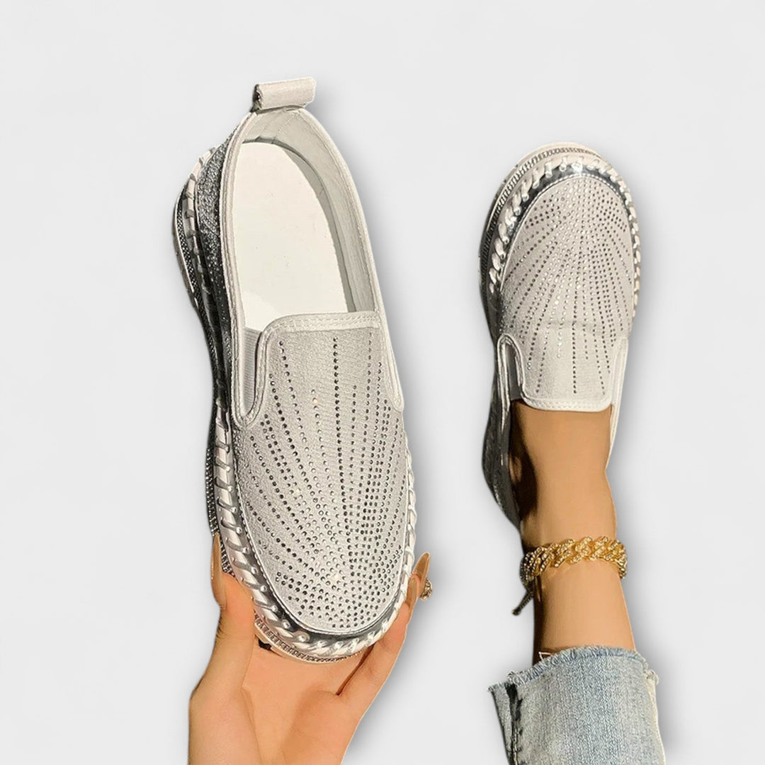 Sieglind – Slipper mit Strass-Verzierig
