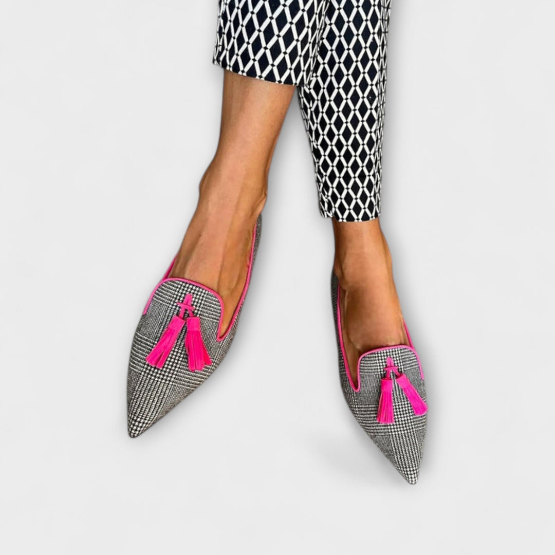 Hildegund – Spitzi Slipper im Charo-Muster