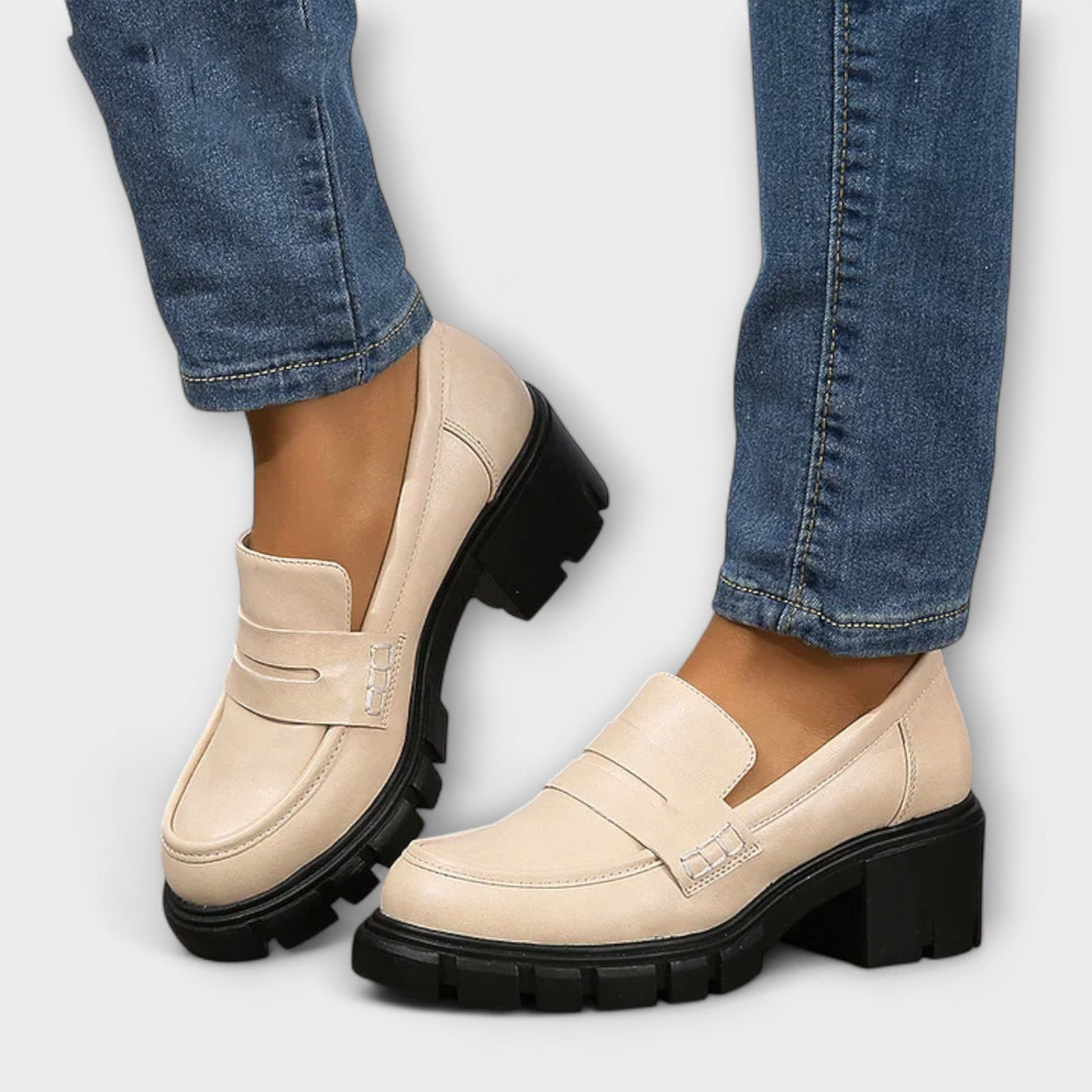 Hiltrud – Plateau-Loafer i Schwarz