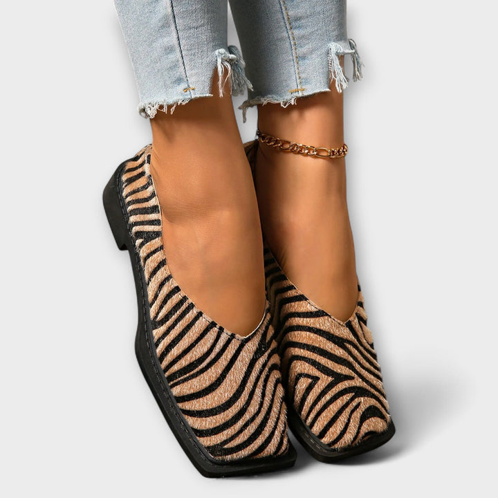 Adelgund – Freizyt-Schueh mit Zebra-Print