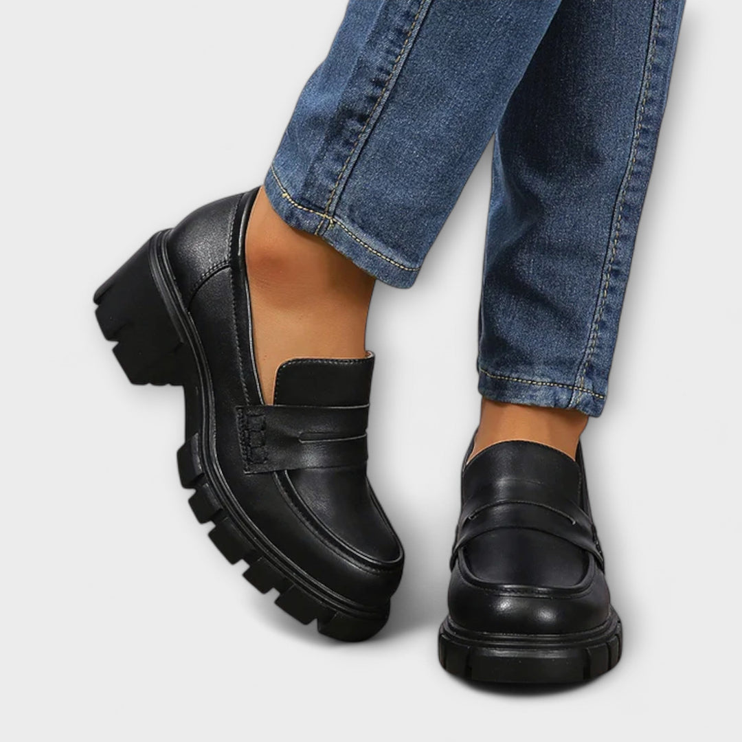 Hiltrud – Plateau-Loafer i Schwarz