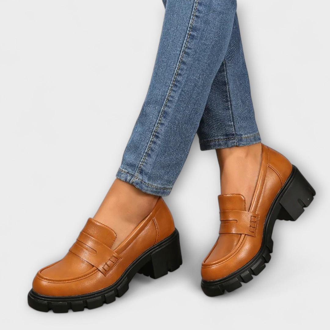 Hiltrud – Plateau-Loafer i Schwarz