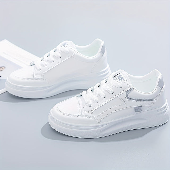 Chic weiße Sneakers mit leichtem Tragekomfort