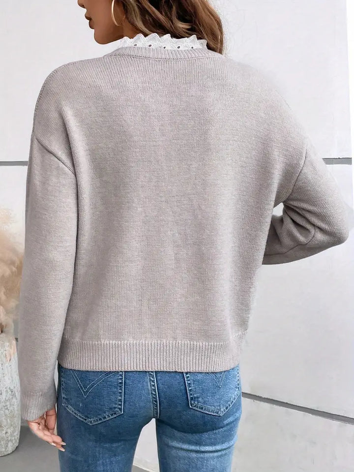 Céline | Schicker Strickpulli mit elegantem Spitzechraag