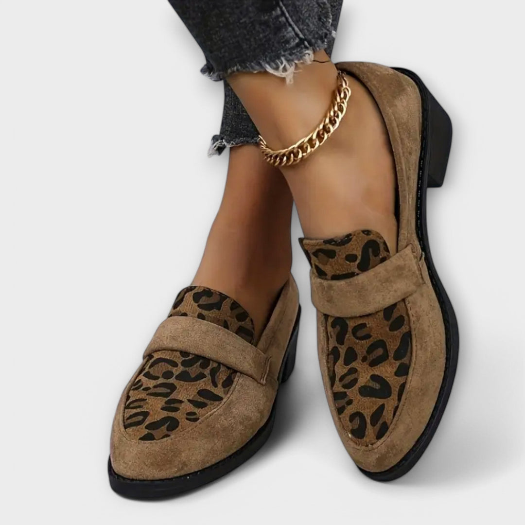 Kriemhilde – Wildleder-Loafer mit Leoparde-Füetterig