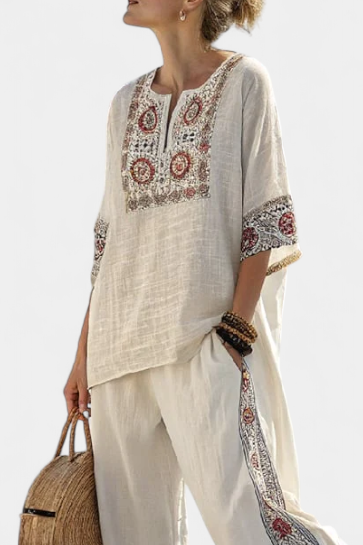 Tameric | Raffiniert bestickti Raw-Bluse & wiiti Hose