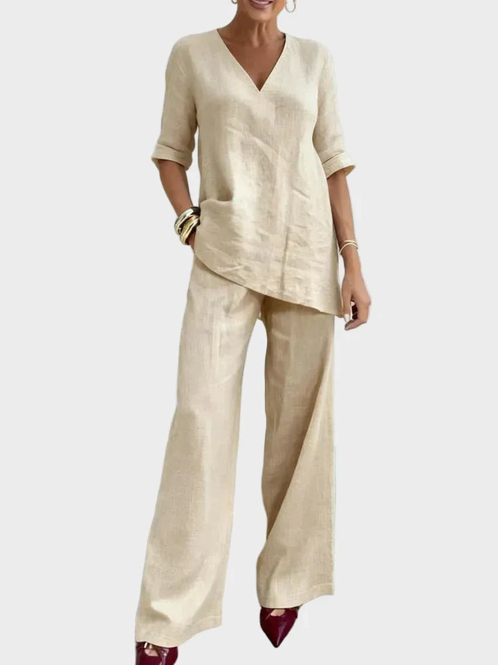 Susana – Zweiteiligs Set mit kurzärmligem Top und grad gschnitte Hose