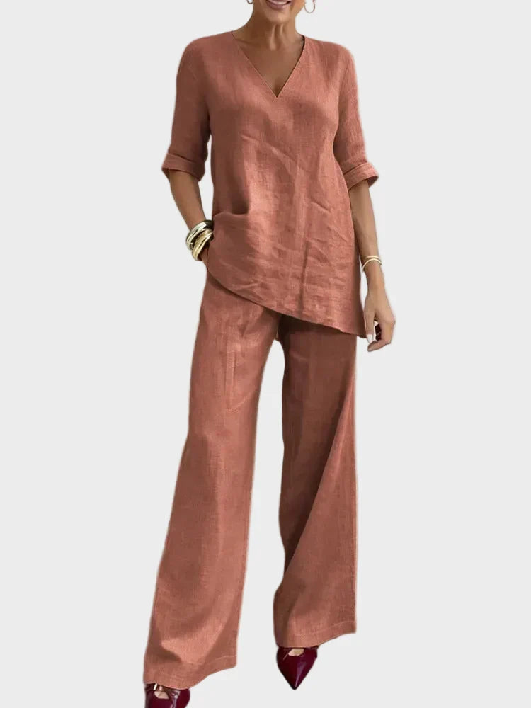 Susana – Zweiteiligs Set mit kurzärmligem Top und grad gschnitte Hose