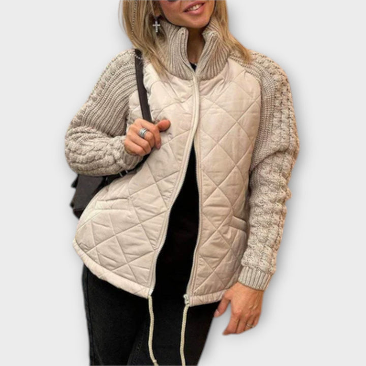 Valerie - Beige Hochkragenjacke mit Stepp- und Strickmix