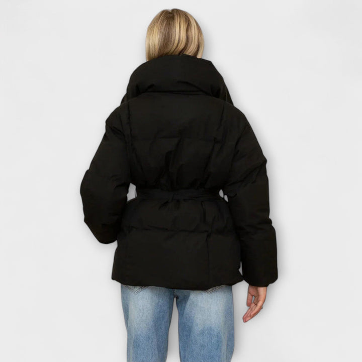 Alice - Cremefarbene elegante Winterjacke mit Kapuze