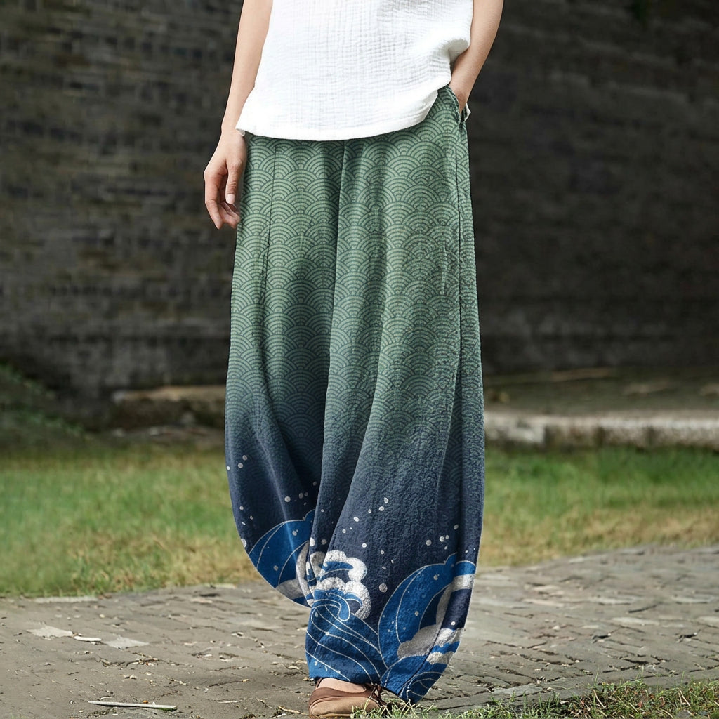 Apolline – Wiiti grüeni Hose