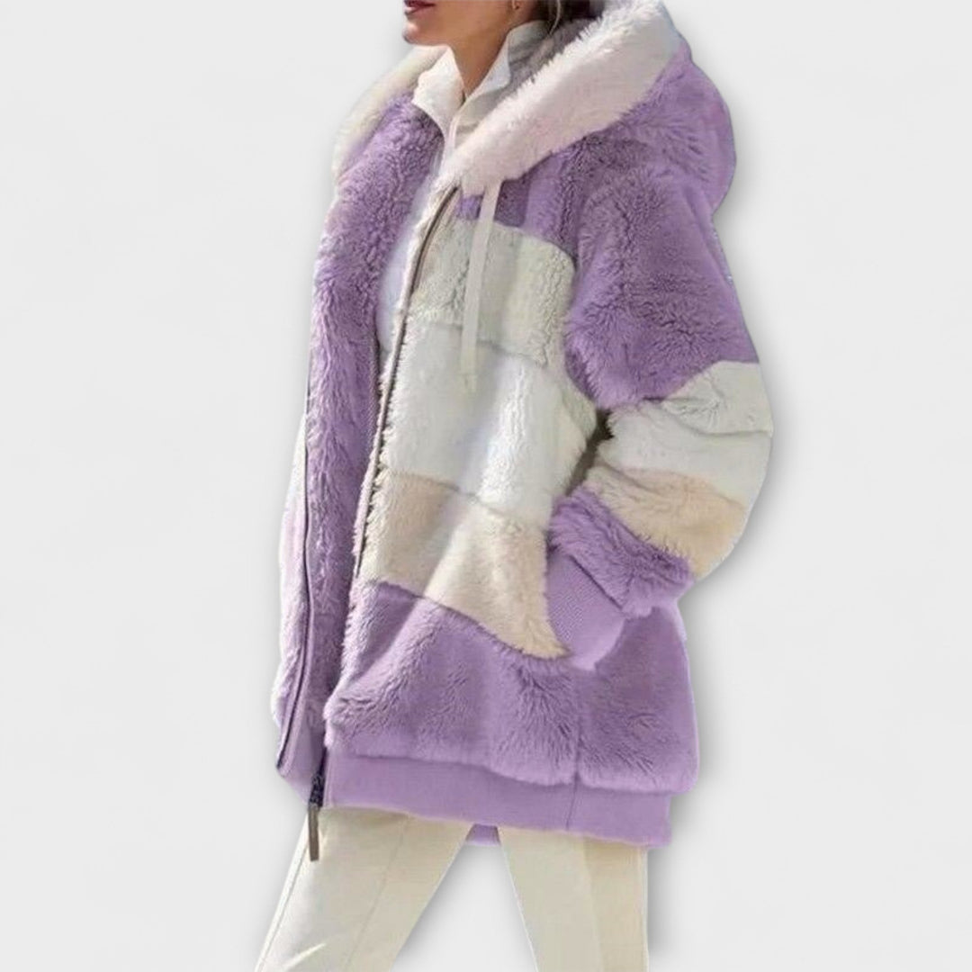 Erika - Beige kuschelige Winterjacke mit Colour-Block